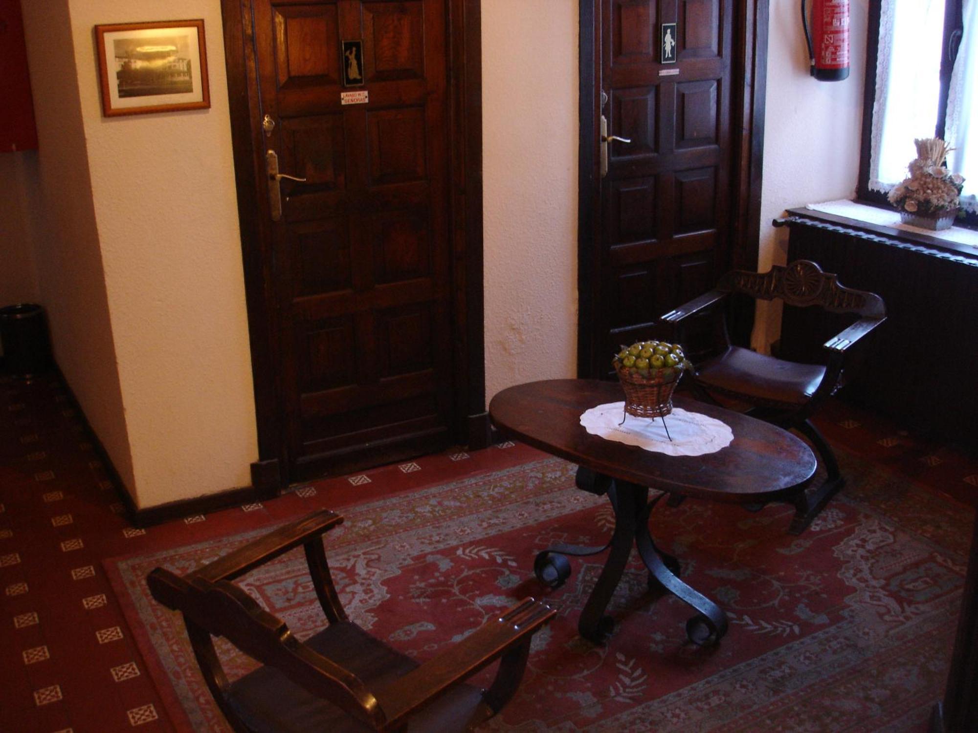 Hostal Ayestaran II ليكونبيري المظهر الخارجي الصورة