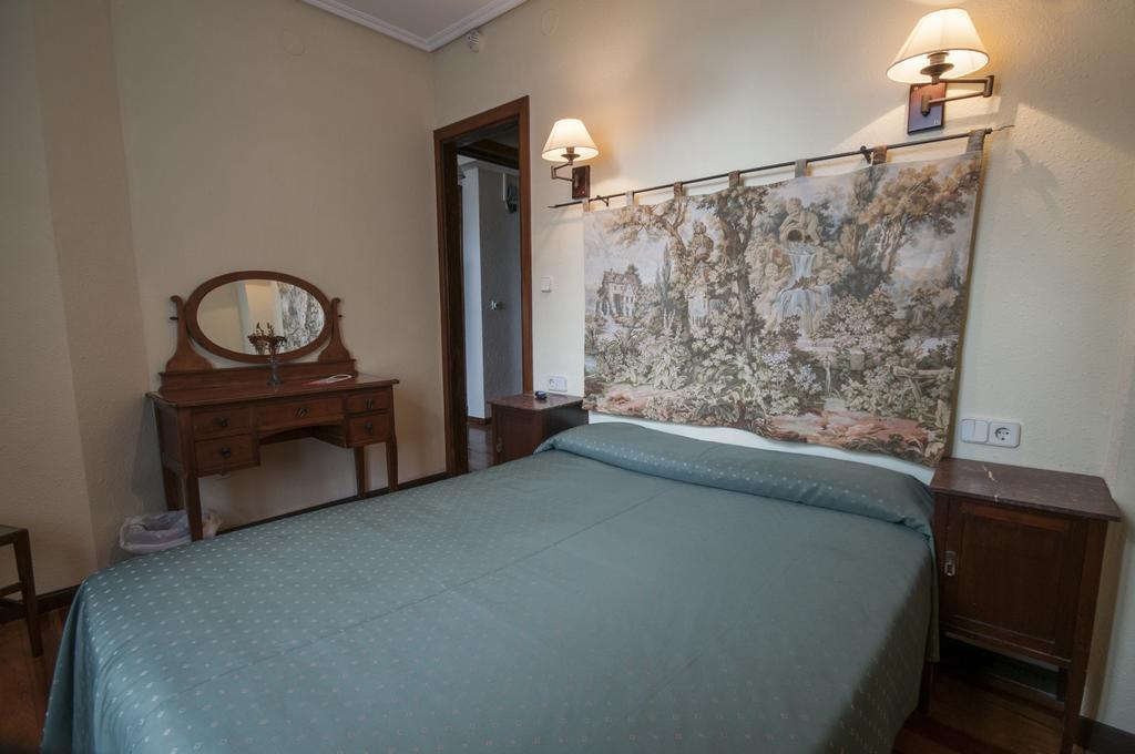 Hostal Ayestaran II ليكونبيري المظهر الخارجي الصورة