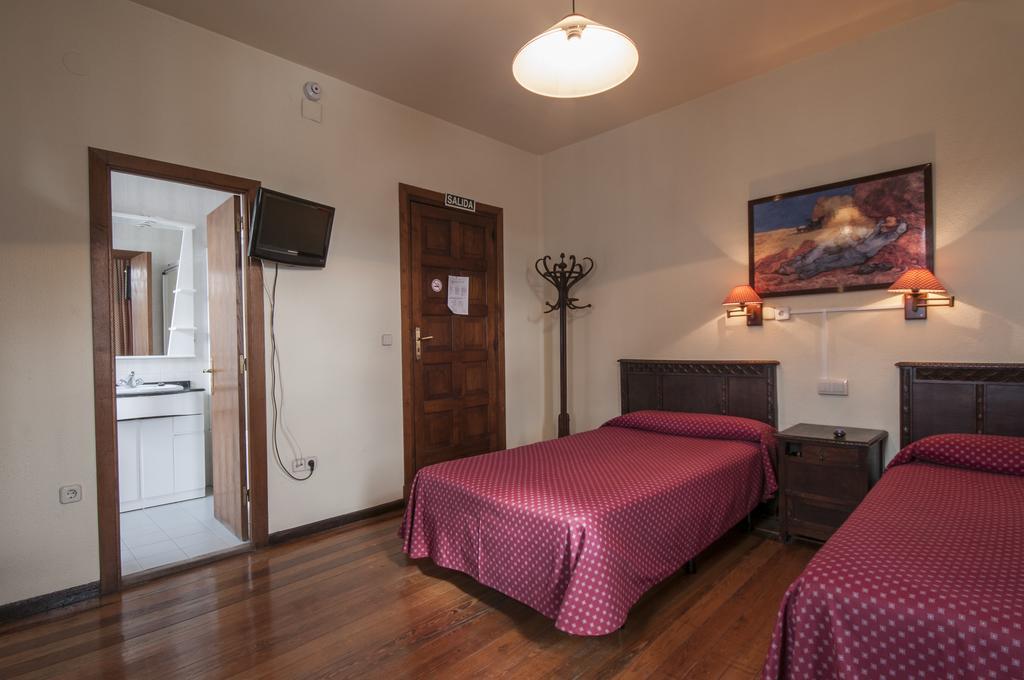 Hostal Ayestaran II ليكونبيري المظهر الخارجي الصورة