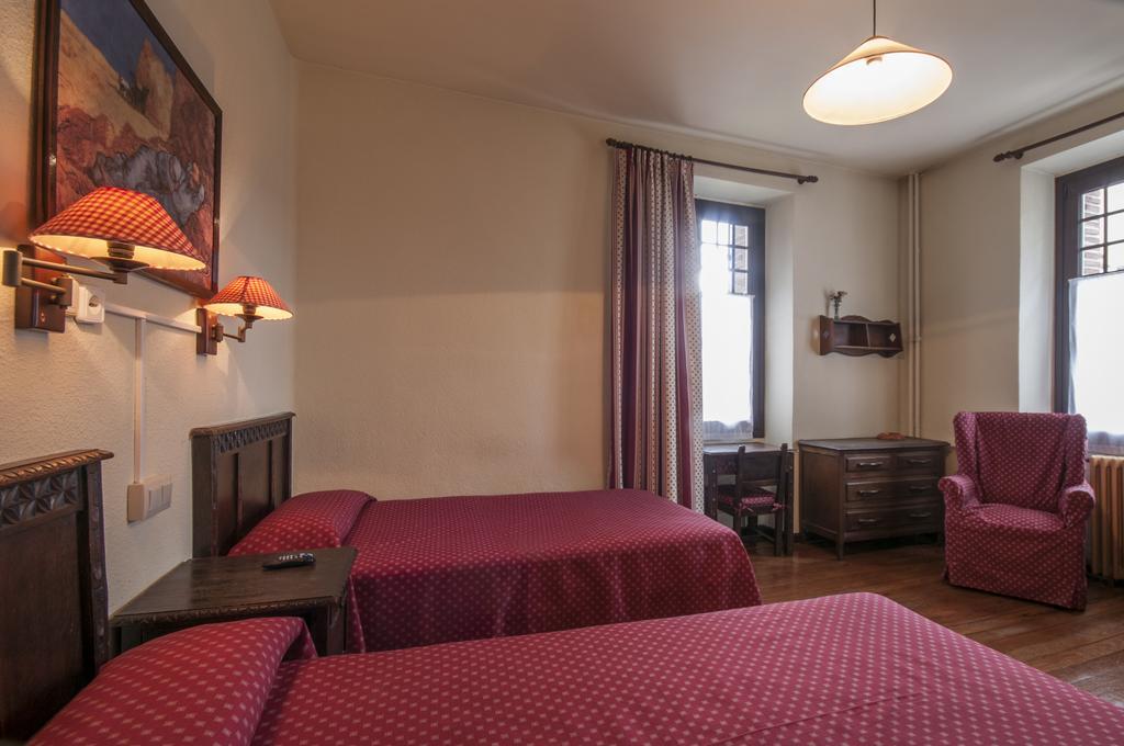 Hostal Ayestaran II ليكونبيري المظهر الخارجي الصورة