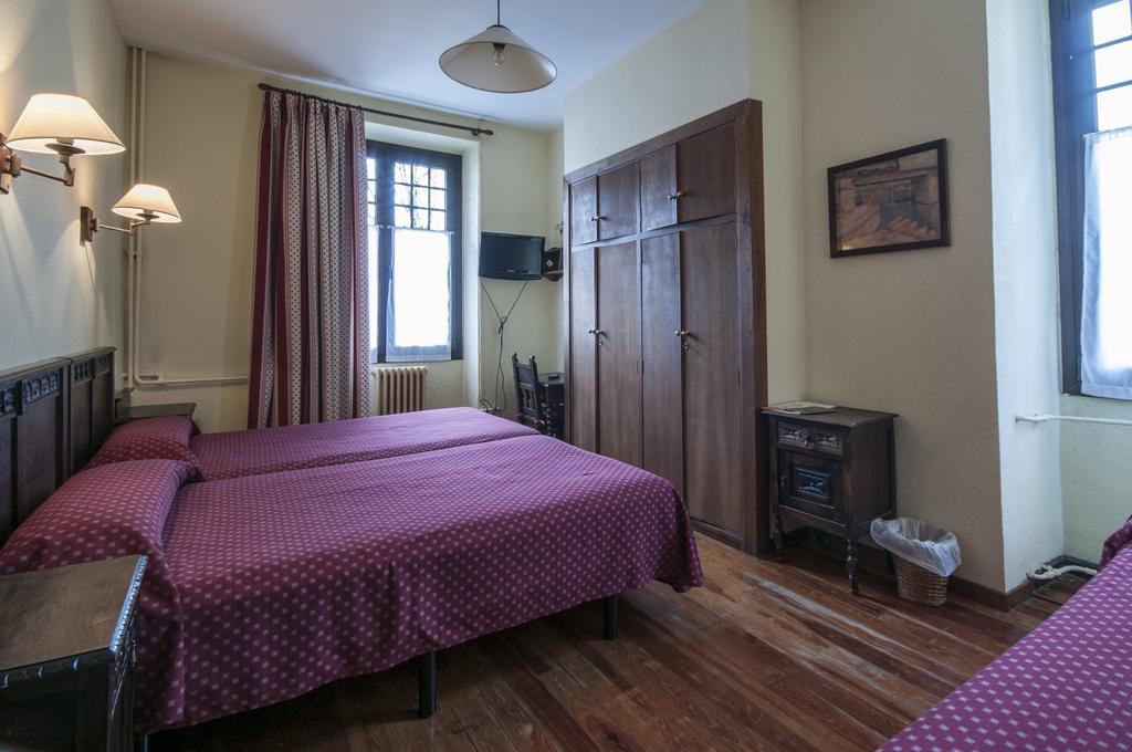 Hostal Ayestaran II ليكونبيري المظهر الخارجي الصورة