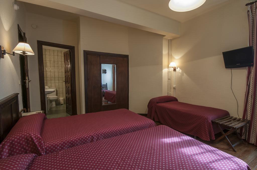 Hostal Ayestaran II ليكونبيري المظهر الخارجي الصورة
