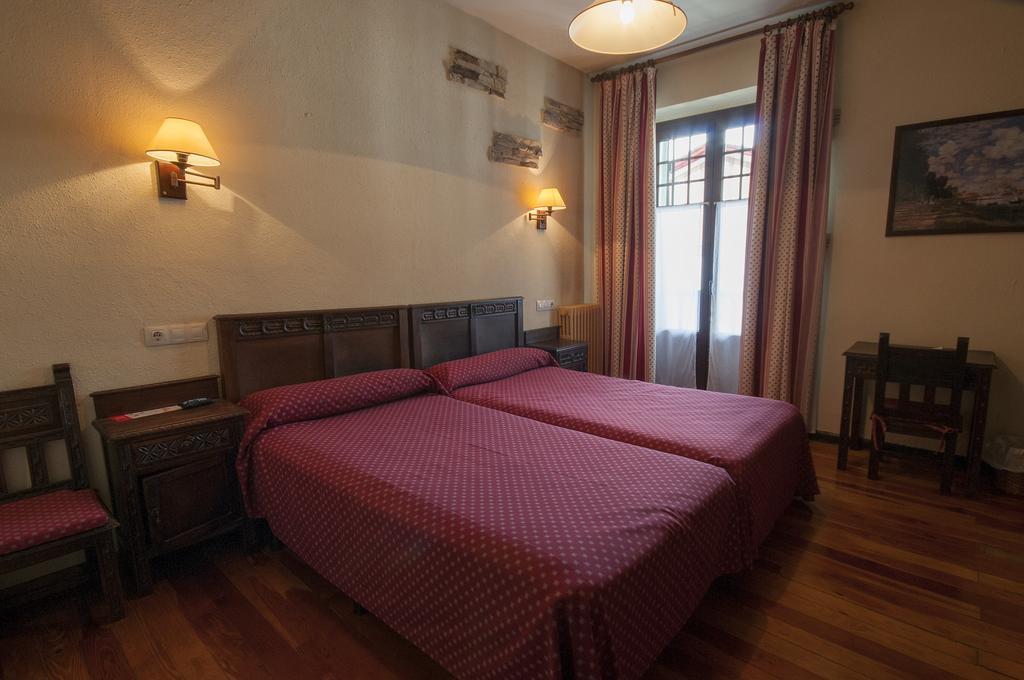 Hostal Ayestaran II ليكونبيري المظهر الخارجي الصورة